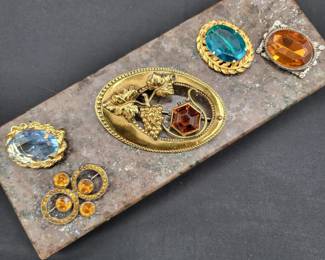 27 Vintage Brooches with Bold Faceted Stones
