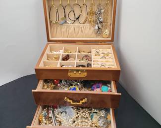 42 Filled With Treasures Jewel Box