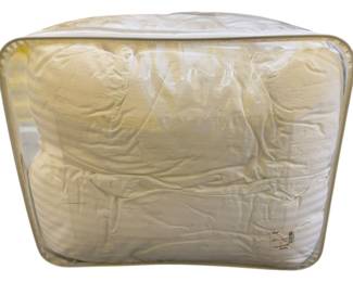 White Serta Queen Size Comforter