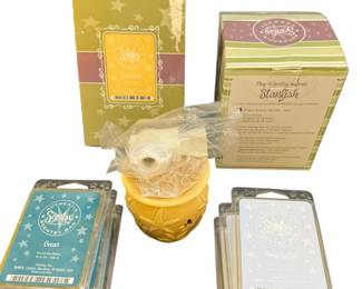 Brand New Scentsy Warmer and Wax Melts