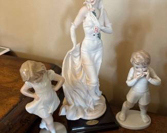 Giuseppe Armani Figurine "TIA" 1997 Porcelain Figure 