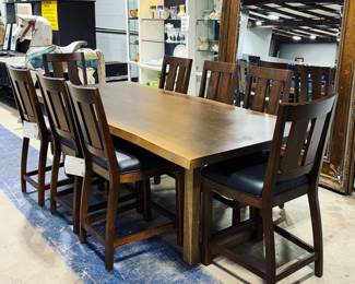 Dining Table and Chairs orlando Estate Auction