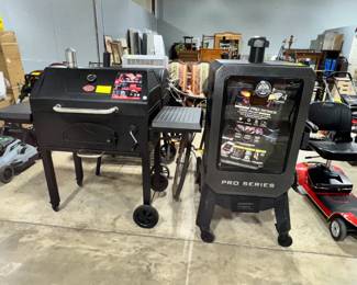 BBQ Grills, Smokersand Lawn Mowers Orlando Estate Auction