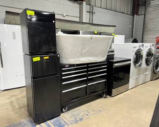 Refrigerators, Tool Chests, Tub, Stove and Washers & Dryers Orlando Estate Auction