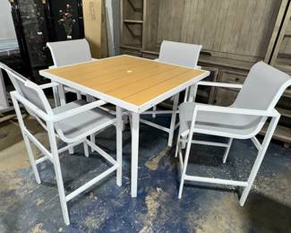 Patio Table & Chairs Orlando Estate Auction