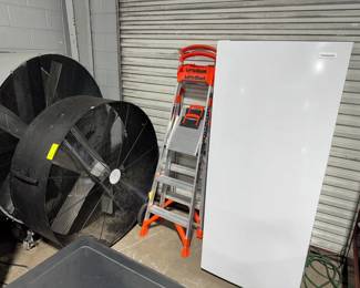 Shop Fans, Ladders and Refrigerators Orlando Estate Auction