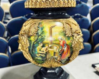 Home Decor Italian Vase Orlando Estate Auction