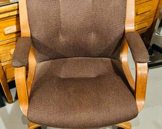 Like new desk chair.