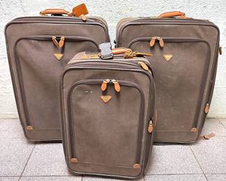Set 3 Vintage Jump By Boyt Suitcases With Leather Straps
Lot #: 218