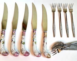 6 Vintage Sheffield England Porcelain Steak Knives & 12 Japanese Cocktail Forks, Appear Unused
Lot #: 51