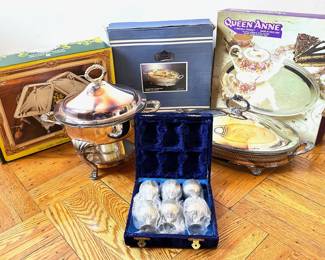 6 New Vintage Silver Plate Serving Plates With Glass Inserts By Royal Darraby, Anchor Hocking & More
Lot #: 175