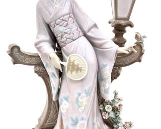 Vintage Lladro Daisa "Mariko" Geisha Girl Porcelain Figurine #1421 Purchased In Spain
Lot #: 5