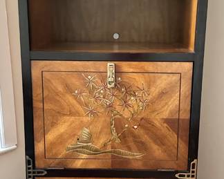 Bassett Furniture Asian Inspired Chinoiserie Dry Bar, Part Of Bedroom Set In Neighboring Lots
Lot #: 11