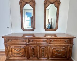 Vintage Thomasville Large Dresser With 2 Matching Mirrors, Part Of Bedroom Set In Neighboring Lots
Lot #: 65
