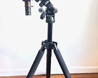 Meade 2X Telenegative Multi-coated Telescope On Davis & Sanford Magnum Tripod
Lot #: 81