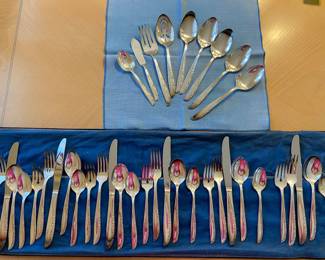 Wm A Rogers Oneida, 8 place settings and serving pieces