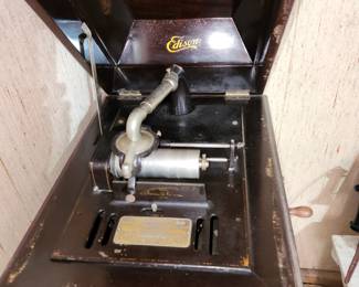 antique phonograph, Edison Amberola, with cylinder records. model CV1