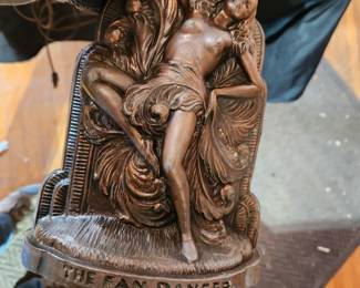 WORLD'S FAIR 1933
CHICAGO SALLY RAND
"THE FAN DANCER" OLD
BURLESQUE LAMP ART
DECO. Base only, does NOT have the lamp/electrical parts