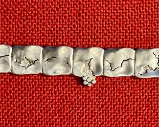 A contemporary sterling two tone seidengang bracelet ! 
