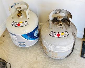 Left one is full.  Call me when the burgers are ready.