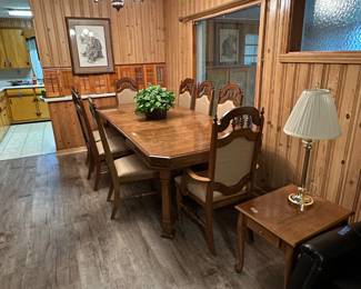 Dinning Room set with 8 chairs and 3 leafs.
