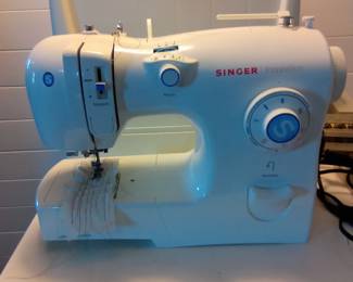 Sewing machine Singer