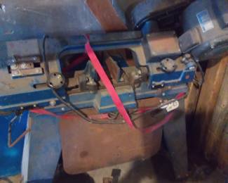 Metal cutting band saw