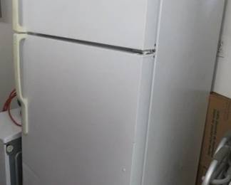 White Refrigerator/Freezer