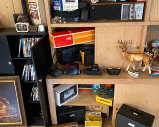 Vintage Camera's, Movie Projectors, Tripod