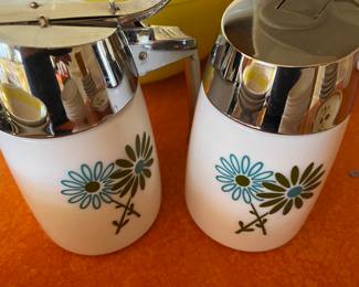 Mid Century 1959 Starline Santa Barbara Syrup and Sugar