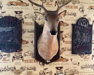 BUCK the Animated Trophy. He Sings, Talks, Comes with Directions, Microphone/Remote.