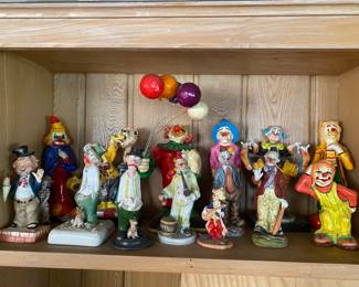 Clowns to the Left, Jokers to The Right!