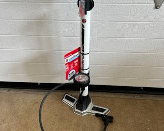 Brand new tire pump ~
