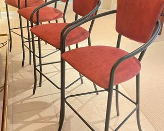 Total of 8 stools available ~