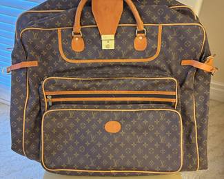 Louis Vuitton garment bag~