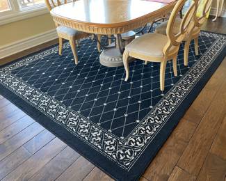 8' x 11' Black & cream area rug ~