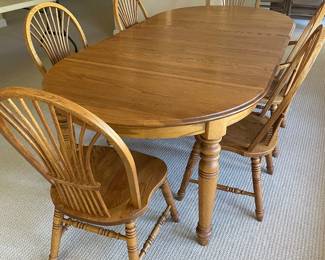 Table with 7 chairs ~