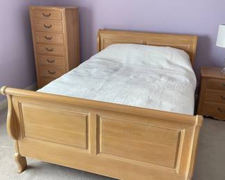 Ethan Allen queen bed ~