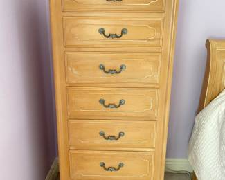 Ethan Allen Lingerie Chest ~