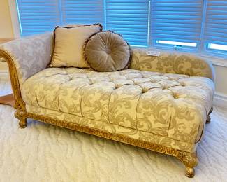 Beautiful Chaise lounger w/pillows ~