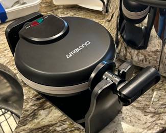 Brand new waffle maker ~
