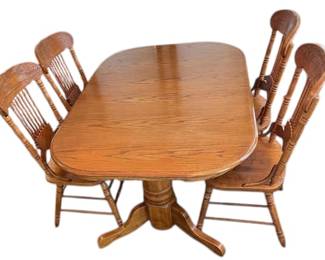 Super nice table & chair set