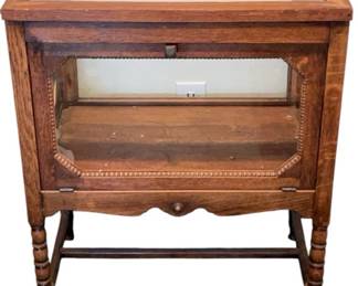 Small showcase Side Table