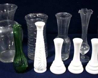 8586 - Lot of 10 Glass Vases
