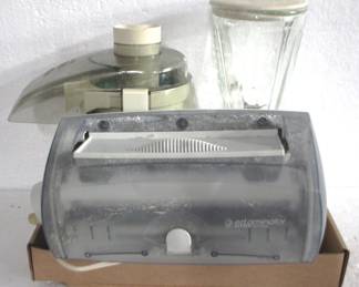 8317 - Lot of Assorted Items You are buying a used as-is electric/electronic item. We do not guarantee all components are present, and if it is not expressly stated, it is untested.
