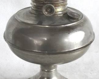 7575 - Rayo Electrified Oil Lamp Base - 13" Tall You are buying a used as-is electric/electronic item. We do not guarantee all components are present, and if it is not expressly stated, it is untested.
