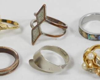 439 - 10 Assorted Rings
