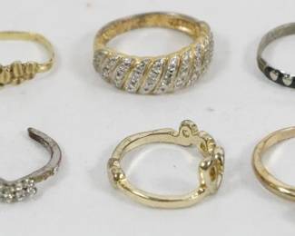 440 - 10 Assorted Rings
