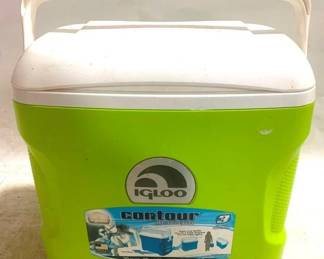 3182 - Igloo Contour 28 Liter Cooler - 16" x 16" x 11"
