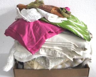 8103 - Lot of Linens
